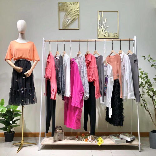 服裝陳列的基本知識(shí)及其在日用百貨中的應(yīng)用